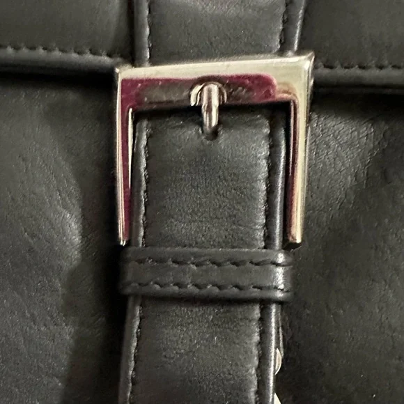 PELLE STUDIO -GENUINE BLACK LEATHER MESSENGER BAG
